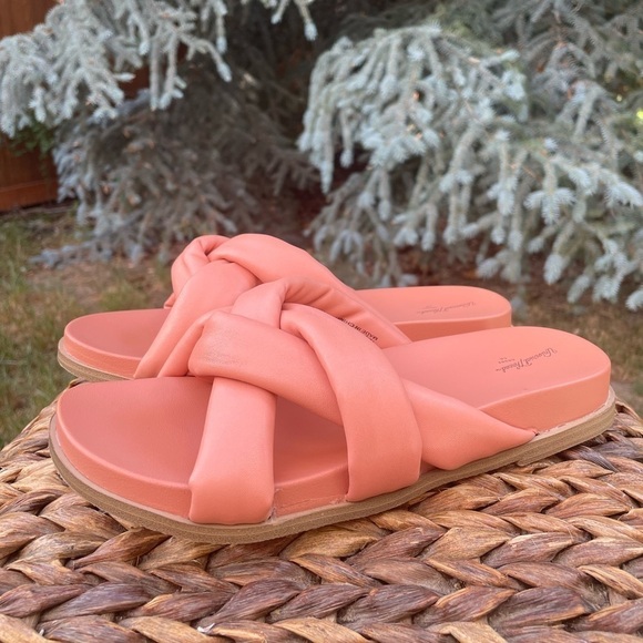 Women's Coral Pink Cosette Puffy Cross Strap Slide Flat Sandals - Size 8 - Picture 1 of 8